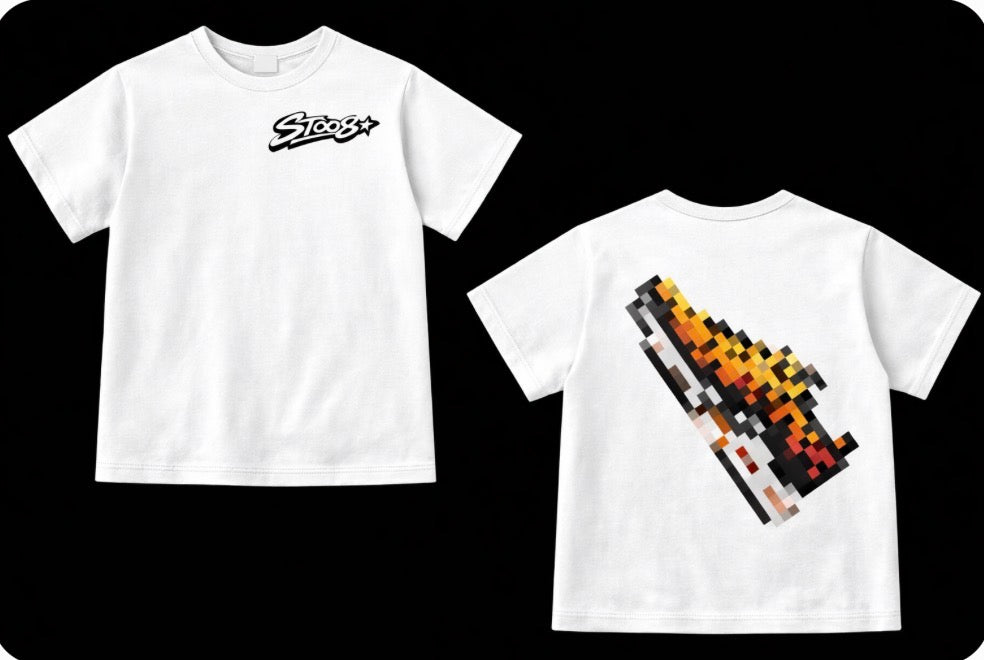 TEE shirt blanc chaussure pixels